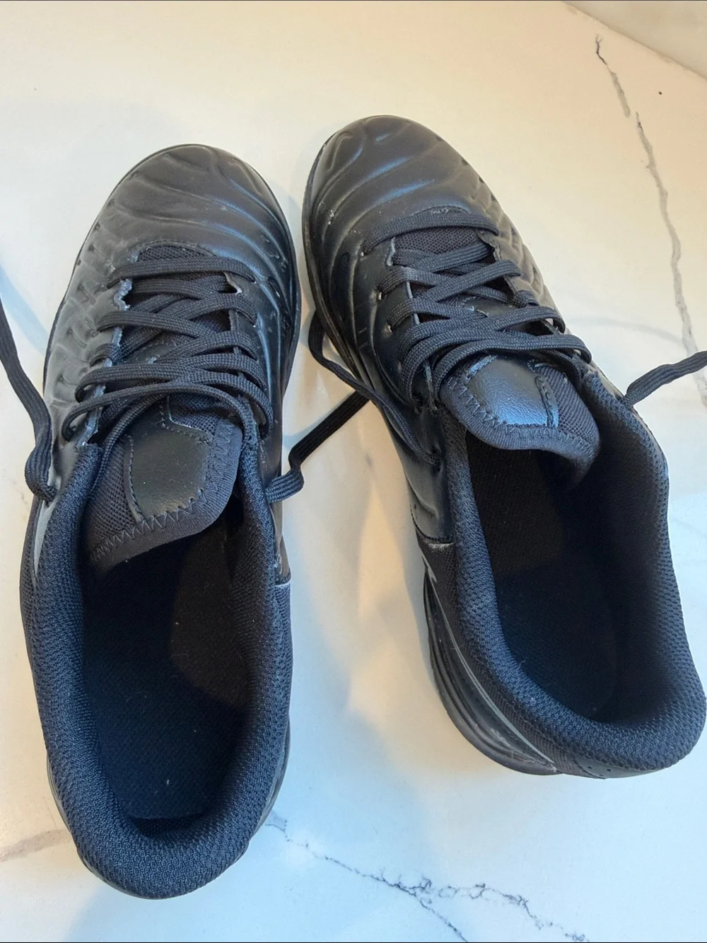 Nike Tiempo Legend 10 Club Indoor Soccer Shoes, size 6 big girls